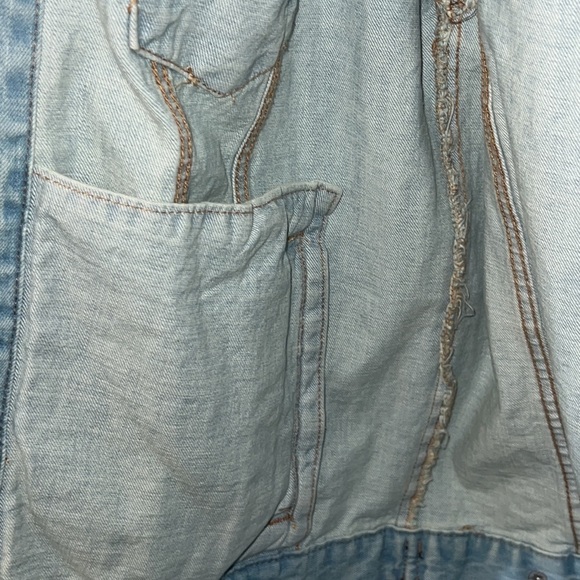 EUC Forever 21 Denim Men’s Jean Jacket - Size Large - Picture 4 of 9